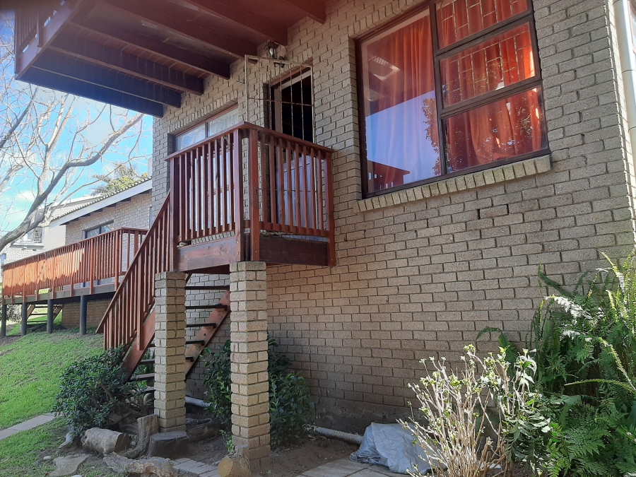 6 Bedroom Property for Sale in Dana Bay Western Cape